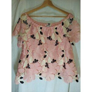 B B Dakota Pink/White/Black Embroidered Lace Lined Top Small